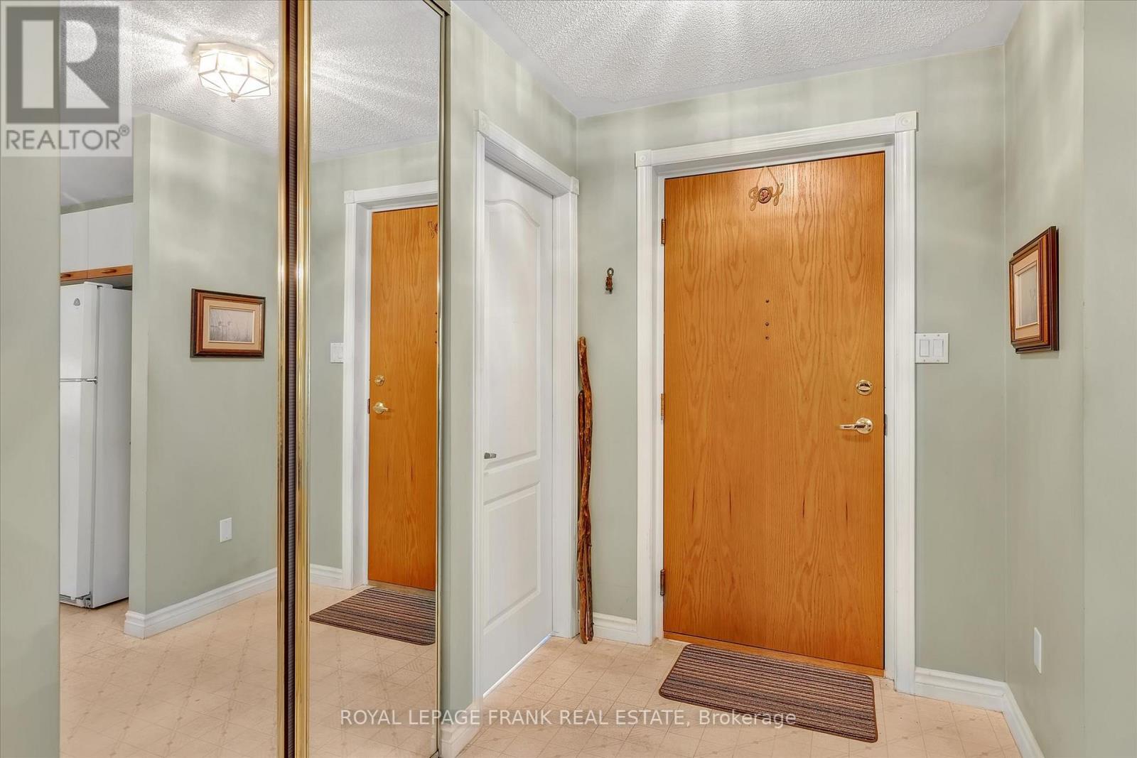 4 - 695 Whitaker Street, Peterborough East (North), Ontario  K9H 7K3 - Photo 4 - X12165691