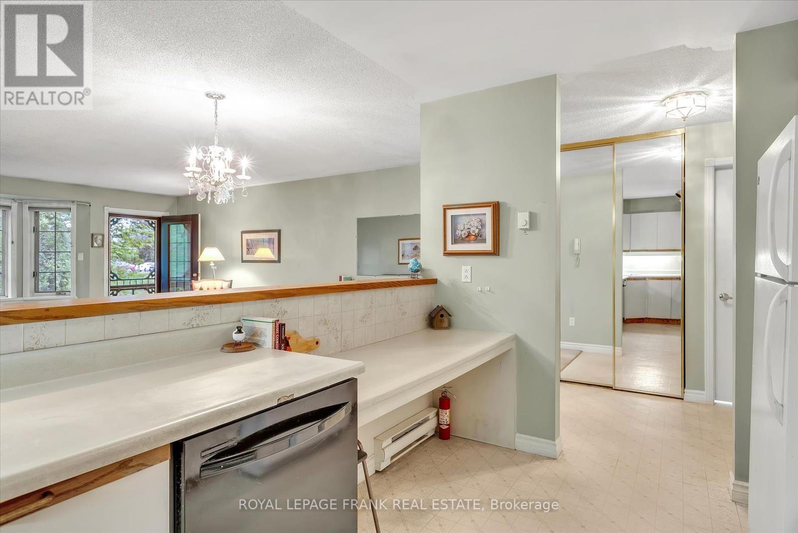 4 - 695 Whitaker Street, Peterborough East (North), Ontario  K9H 7K3 - Photo 7 - X12165691