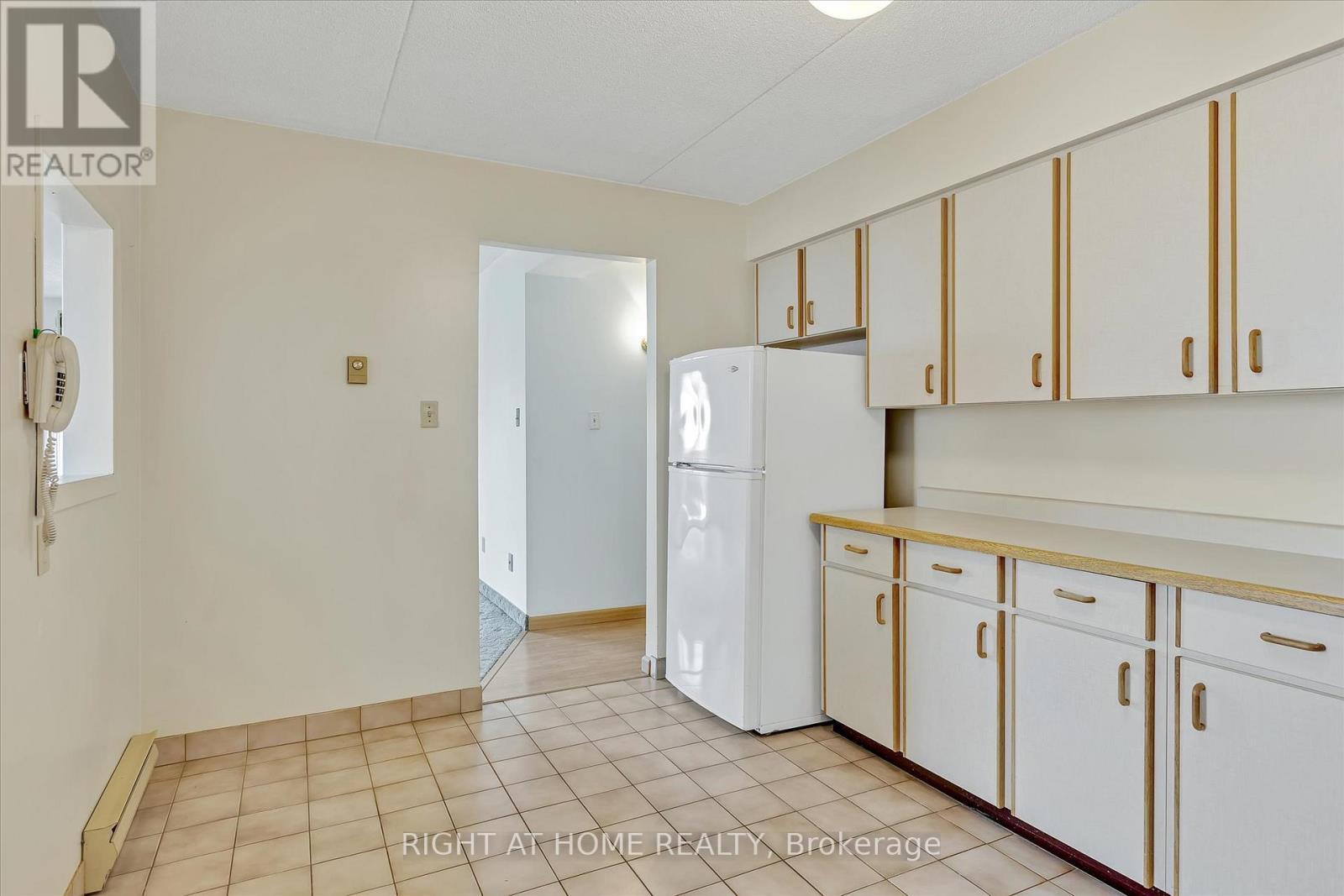 208 - 795 Sherbrooke Street, Peterborough West (North), Ontario  K9J 2R2 - Photo 23 - X12165777