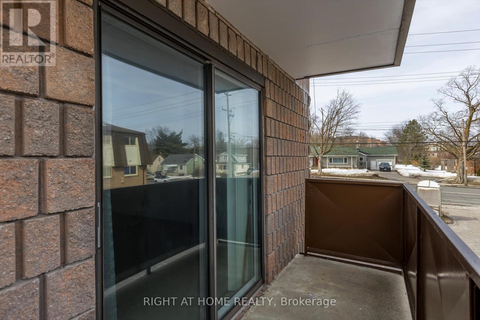 208 - 795 Sherbrooke Street, Peterborough West (North), Ontario  K9J 2R2 - Photo 36 - X12165777