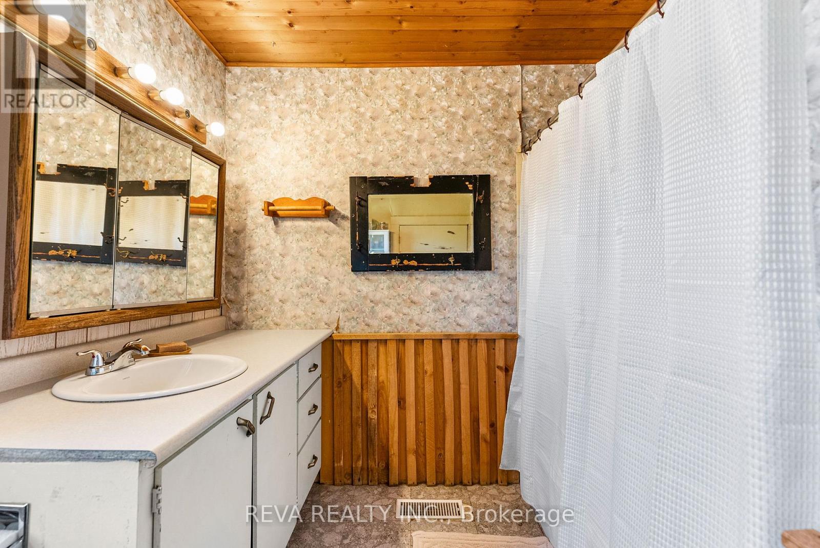 1175 Hillsview Road, Hastings Highlands (Monteagle Ward), Ontario  K0L 2R0 - Photo 9 - X12166010