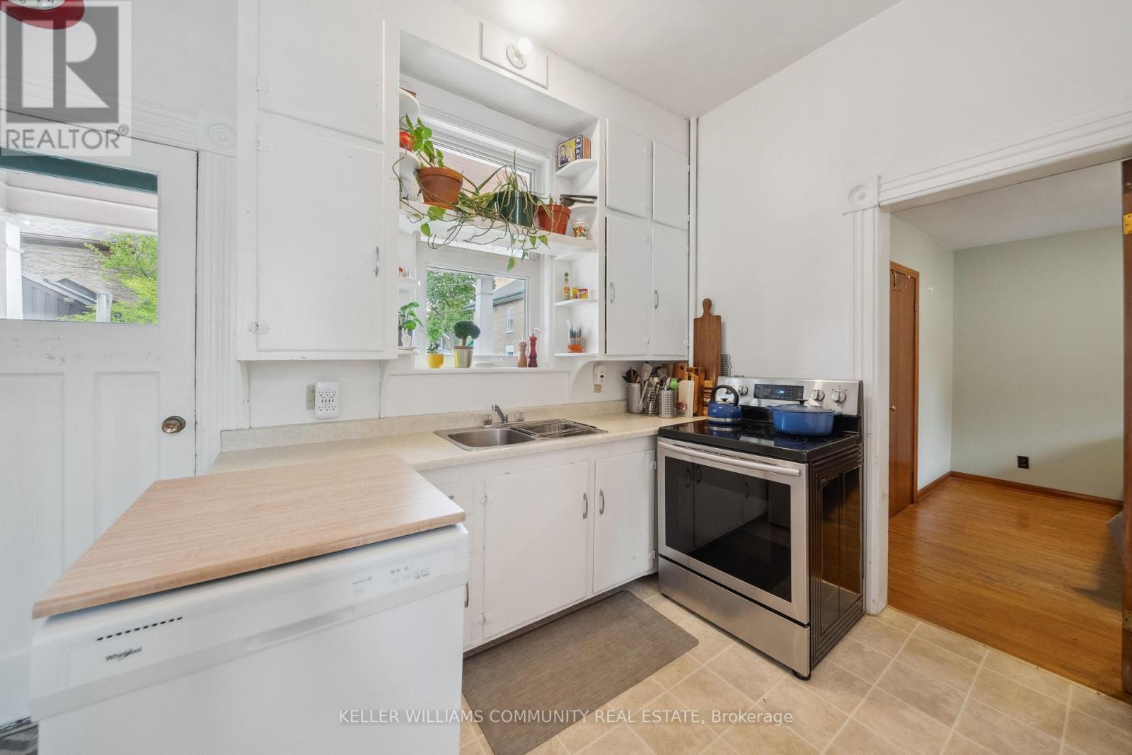 269 John Street, Peterborough Central (Old West End), Ontario  K9J 5E8 - Photo 11 - X12166160
