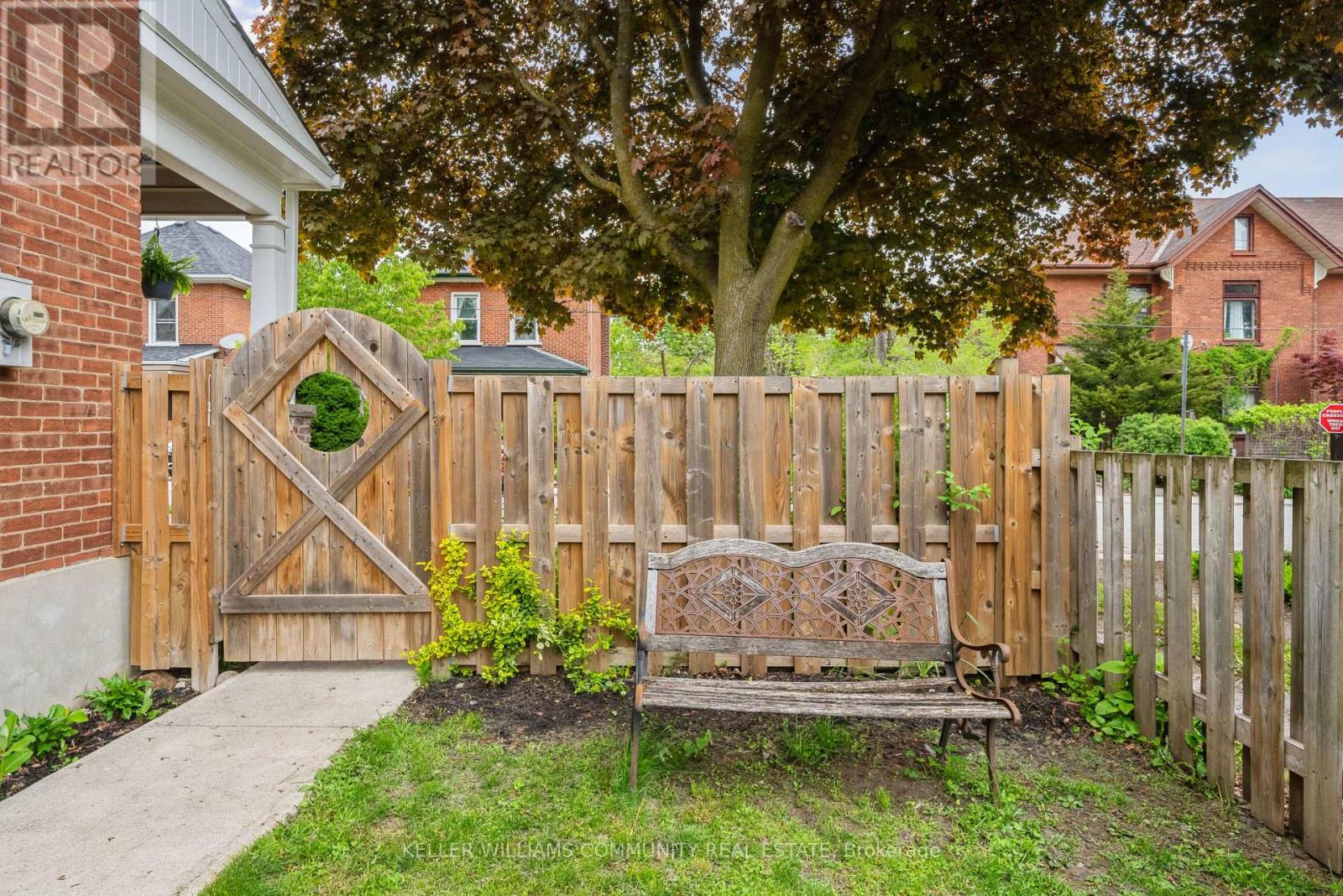 269 John Street, Peterborough Central (Old West End), Ontario  K9J 5E8 - Photo 4 - X12166160