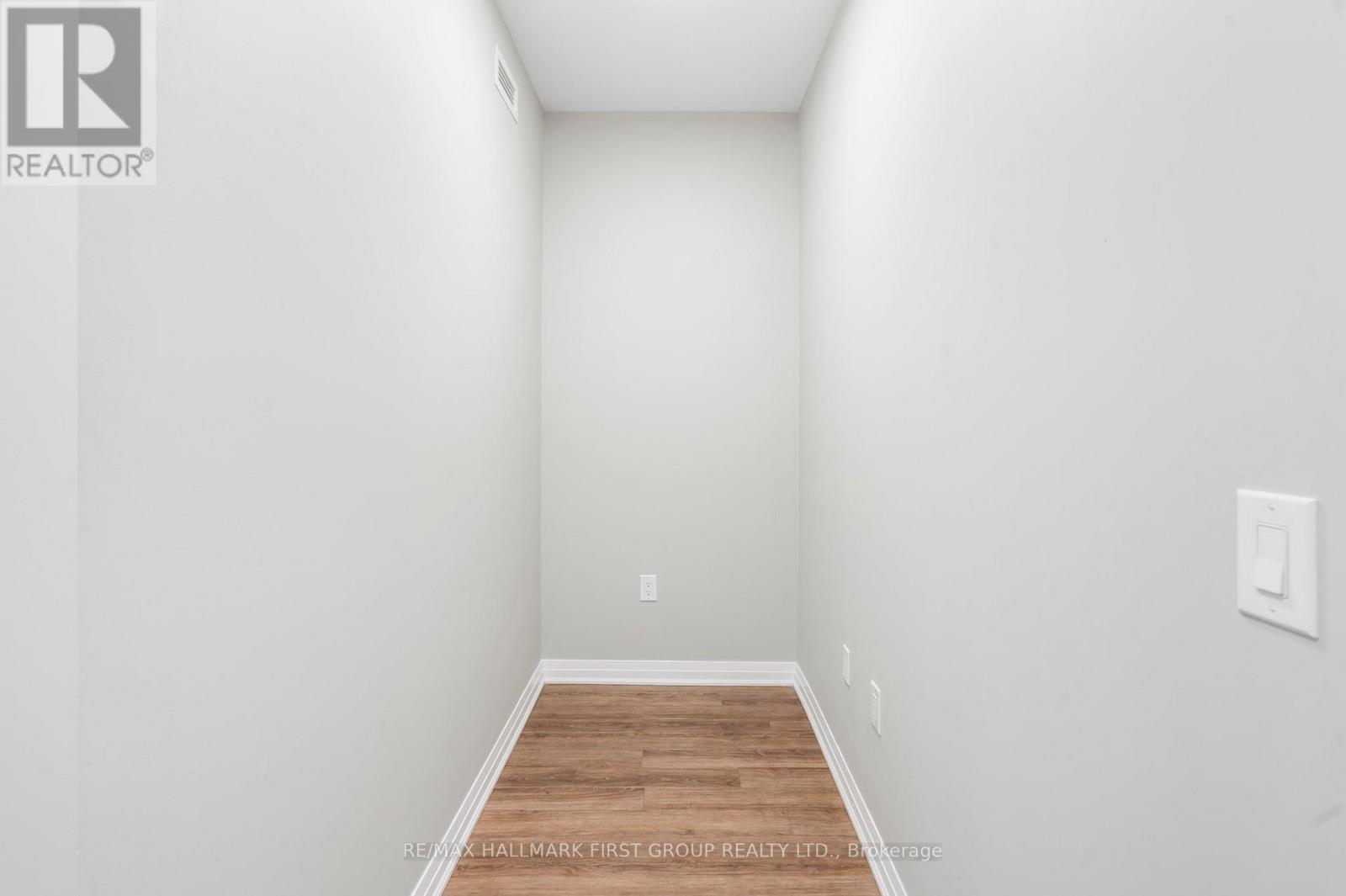315 - 65 Shipway Avenue, Clarington (Newcastle), Ontario  L1B 0W2 - Photo 4 - E12166607