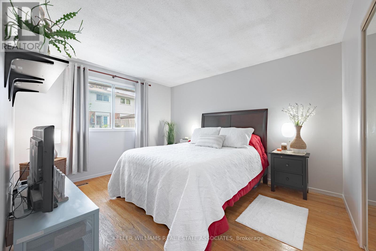 15 Lloyd Place, Kawartha Lakes (Lindsay), Ontario  K9V 5C1 - Photo 14 - X12167275