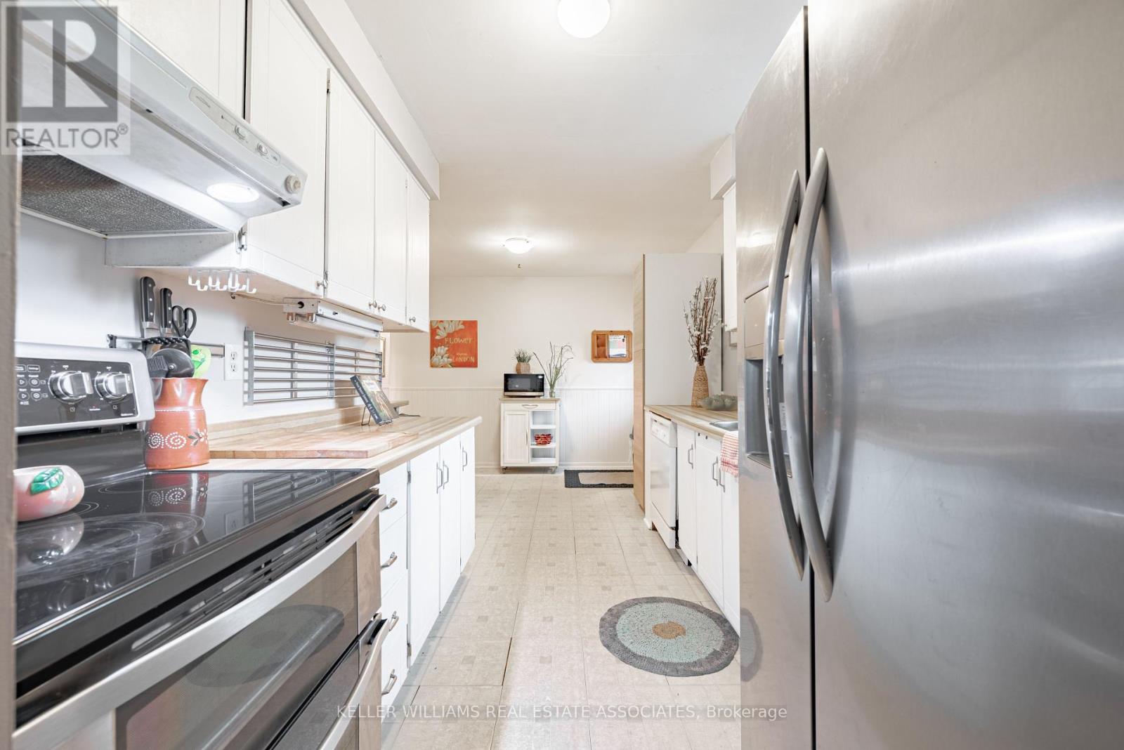 15 Lloyd Place, Kawartha Lakes (Lindsay), Ontario  K9V 5C1 - Photo 9 - X12167275