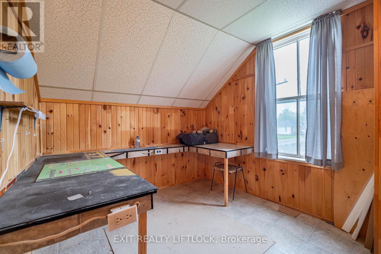 25 King Street W, Kawartha Lakes (Omemee), Ontario  K0L 2W0 - Photo 18 - X12168332
