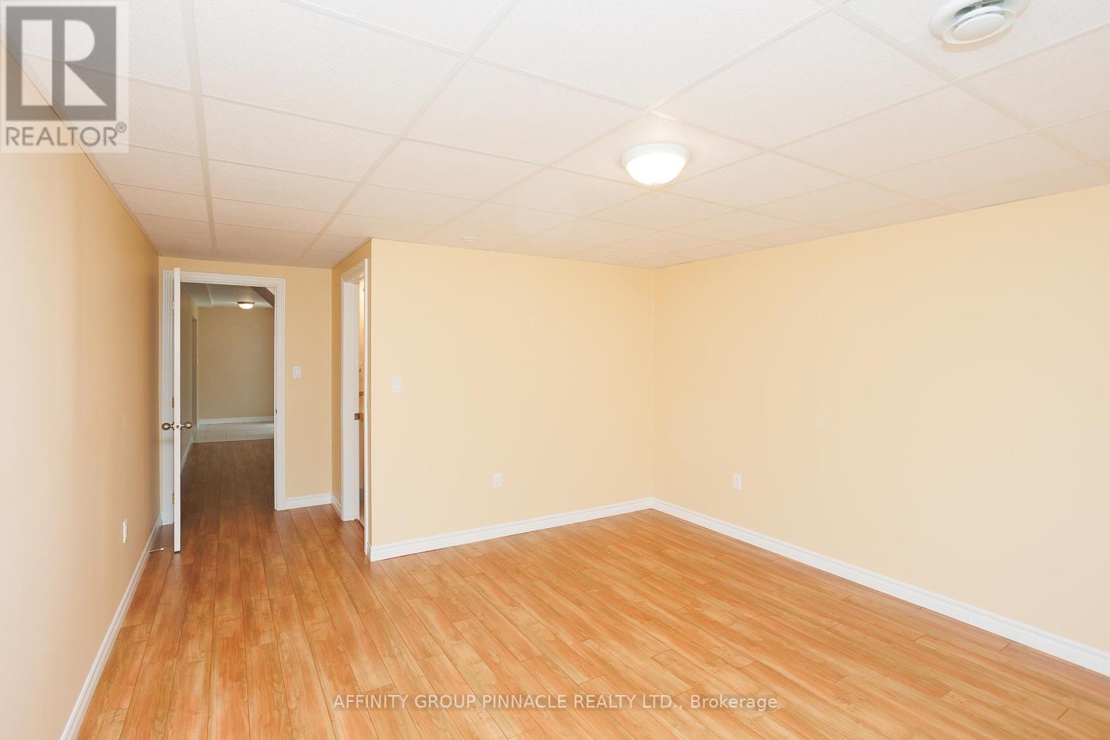10 Champlain Boulevard, Kawartha Lakes (Lindsay), Ontario  K9V 0H9 - Photo 36 - X12168463