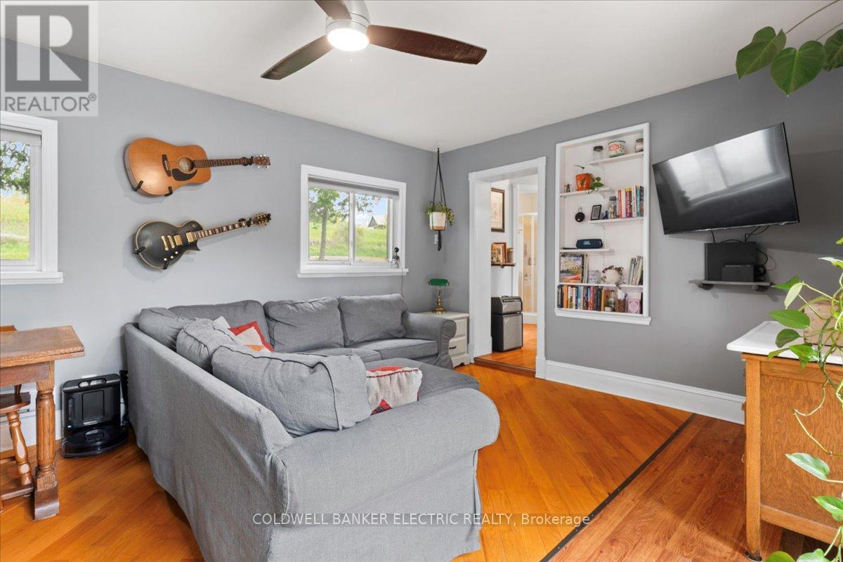 979 Water Street, Douro-Dummer, Ontario  K0L 3A0 - Photo 15 - X12168758