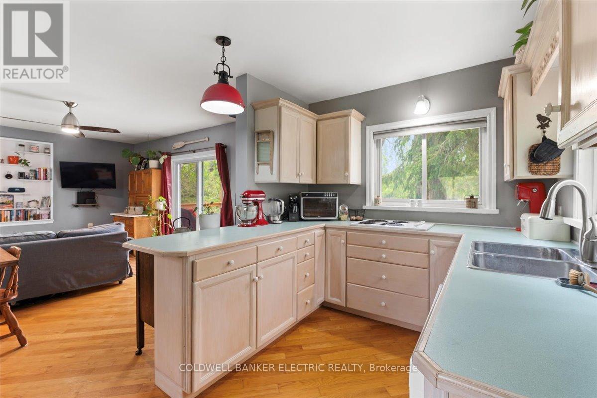 979 Water Street, Douro-Dummer, Ontario  K0L 3A0 - Photo 5 - X12168758