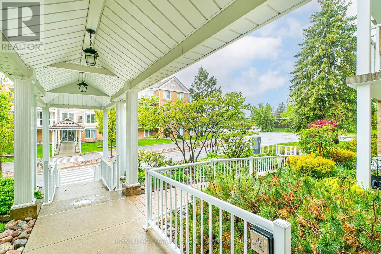 203 - 51 Rivermill Boulevard, Kawartha Lakes (Lindsay), Ontario  K9V 6E8 - Photo 2 - X12169130