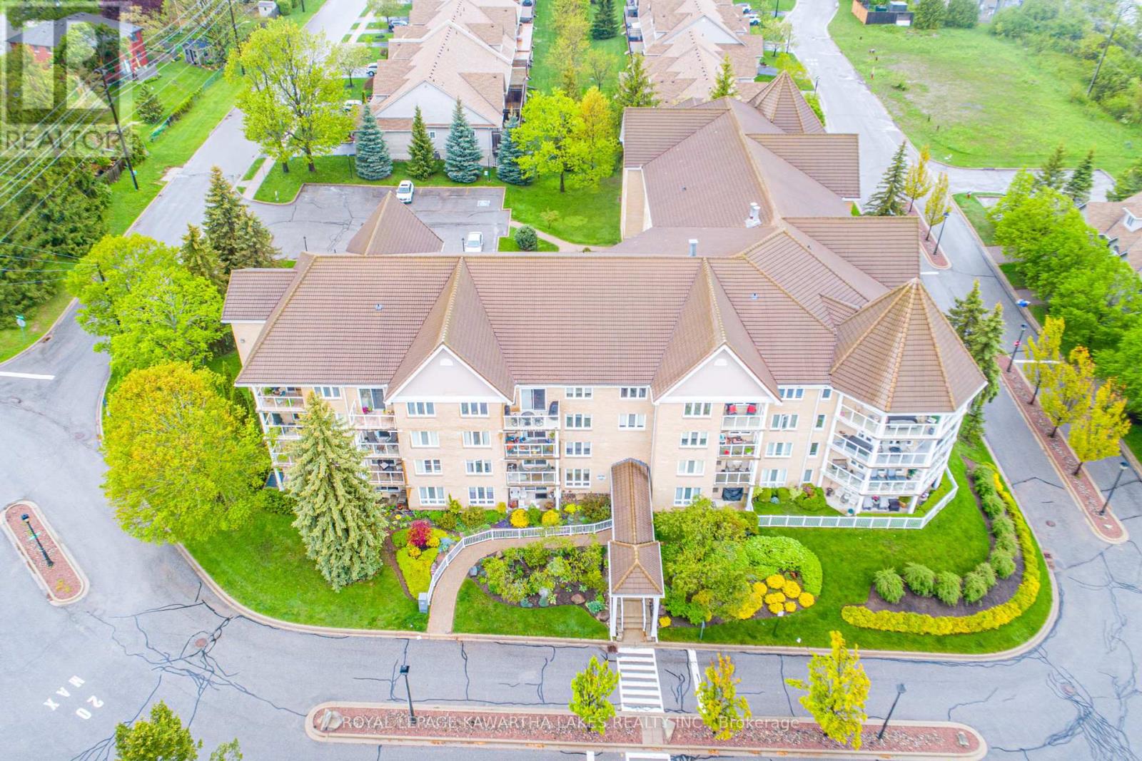 203 - 51 Rivermill Boulevard, Kawartha Lakes (Lindsay), Ontario  K9V 6E8 - Photo 3 - X12169130