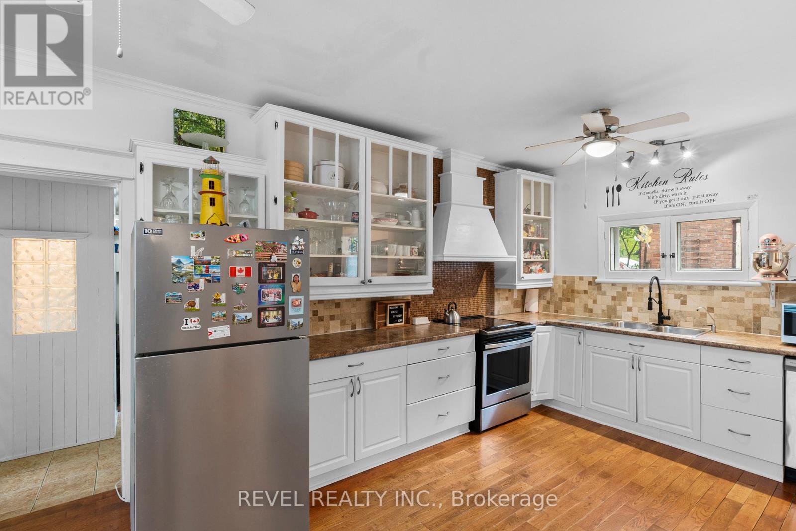 37 St Lawrence Street, Kawartha Lakes (Lindsay), Ontario  K9V 2K1 - Photo 11 - X12169659