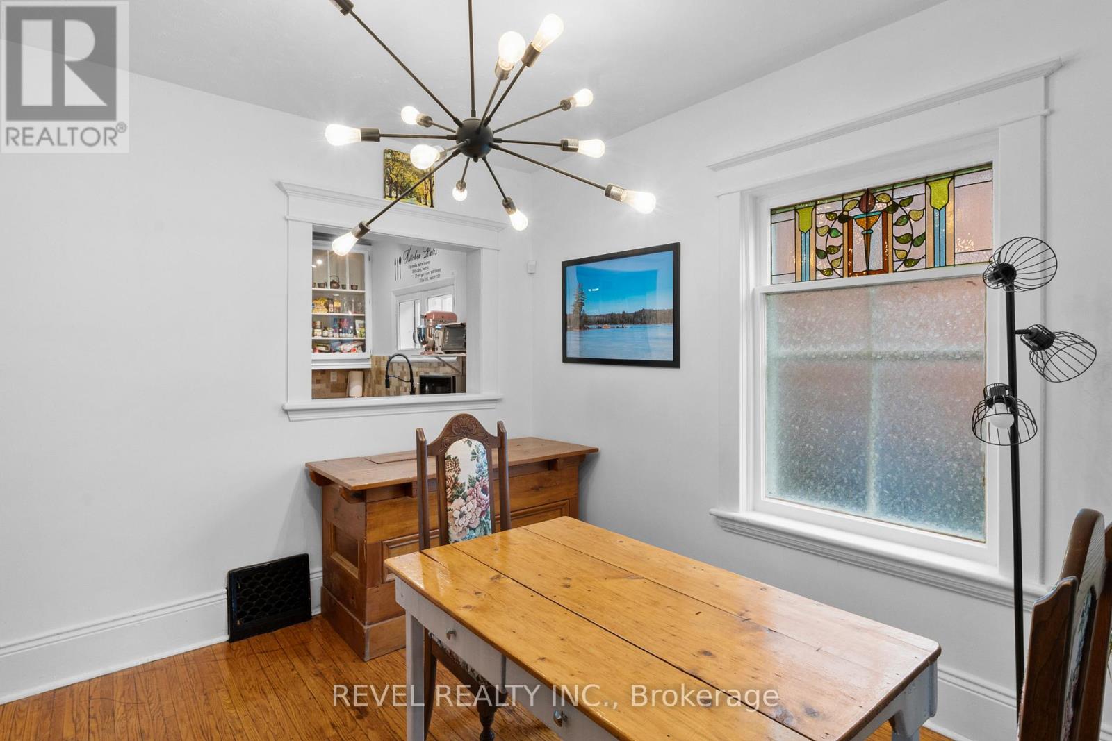 37 St Lawrence Street, Kawartha Lakes (Lindsay), Ontario  K9V 2K1 - Photo 9 - X12169659