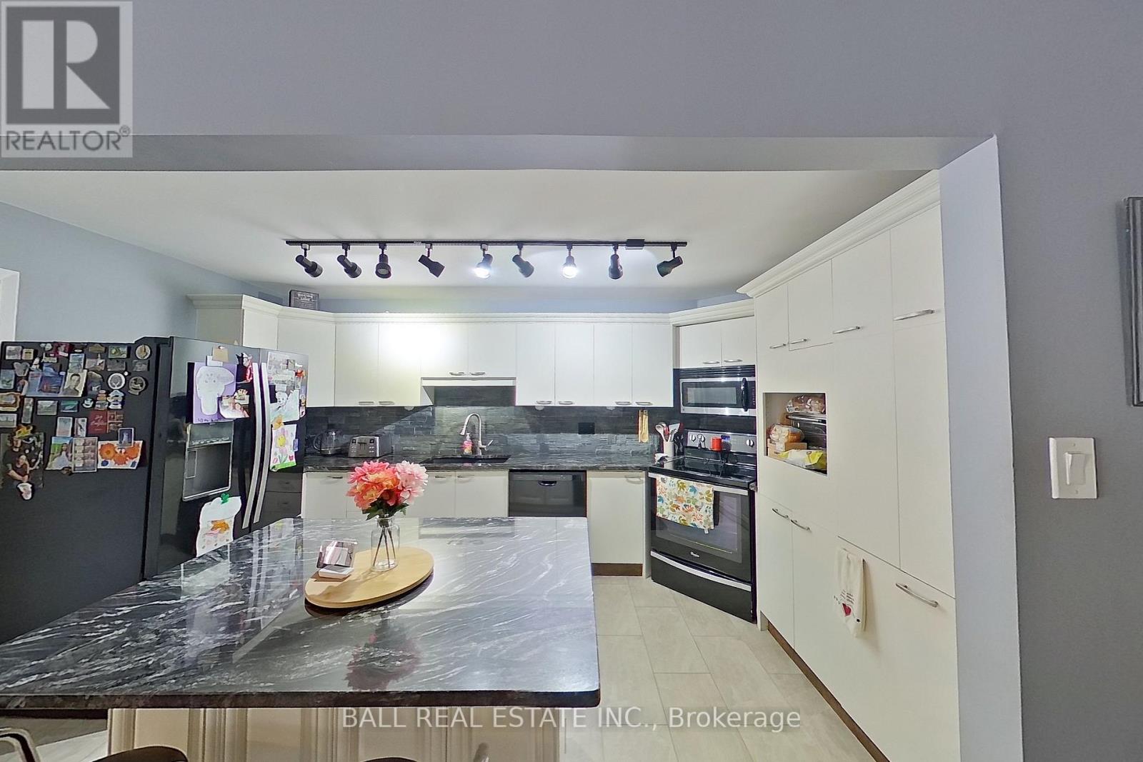 #2 - 3 Paddock Wood, Peterborough East (North), Ontario  K9H 7H2 - Photo 6 - X12169961