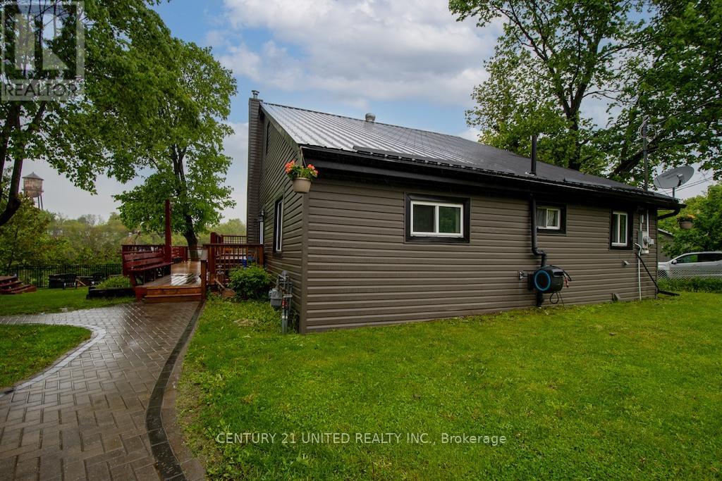 71 Cedar Drive, Trent Hills (Hastings), Ontario  K0L 1Y0 - Photo 7 - X12170289