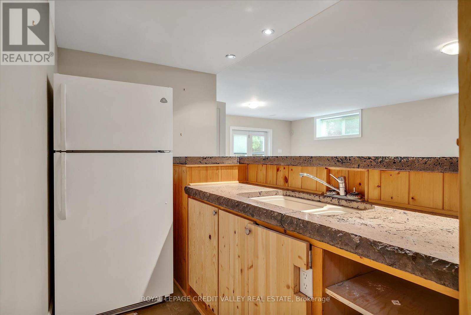 62 Edgewood Road, Peterborough West (North), Ontario  K9J 6V8 - Photo 30 - X12170459