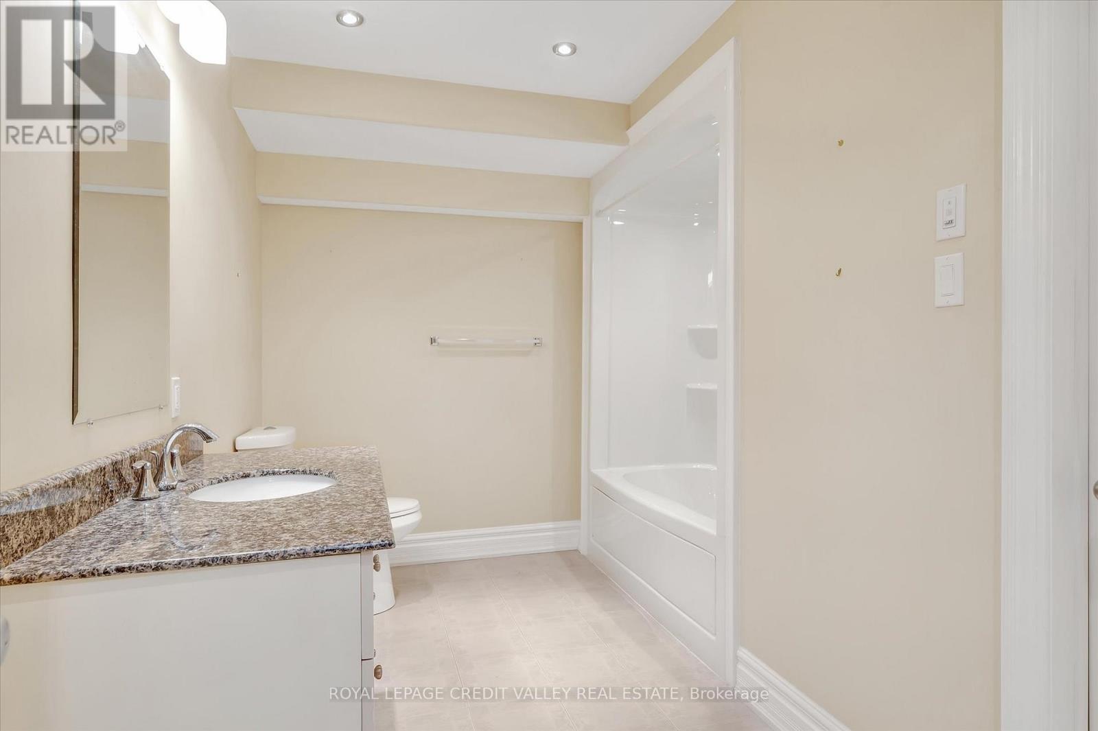 62 Edgewood Road, Peterborough West (North), Ontario  K9J 6V8 - Photo 36 - X12170459