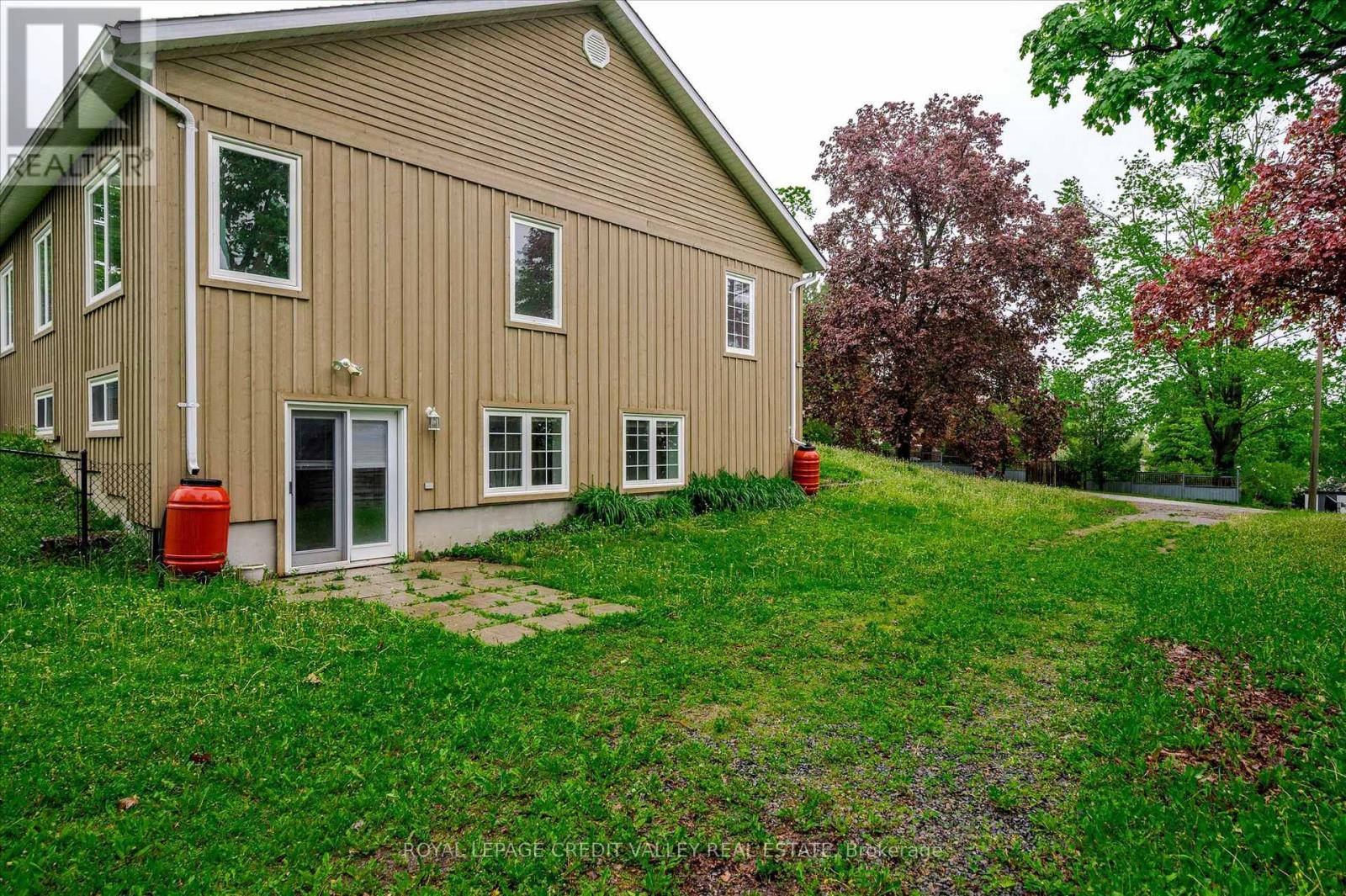 62 Edgewood Road, Peterborough West (North), Ontario  K9J 6V8 - Photo 47 - X12170459