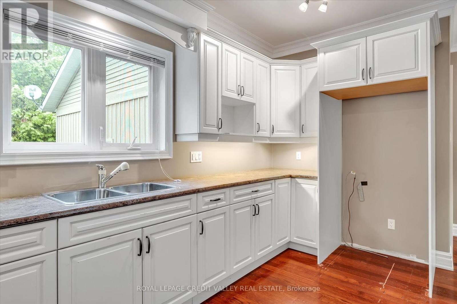 62 Edgewood Road, Peterborough West (North), Ontario  K9J 6V8 - Photo 9 - X12170459