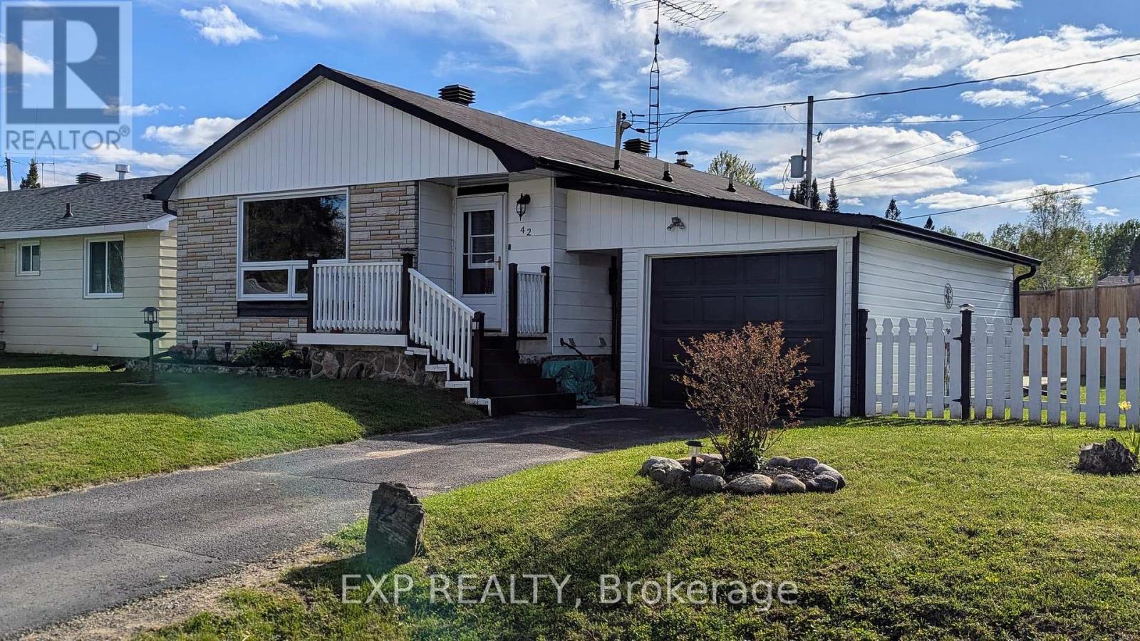 42 Larch Street, Highlands East (Bicroft Ward), Ontario  K0L 1M0 - Photo 2 - X12170756