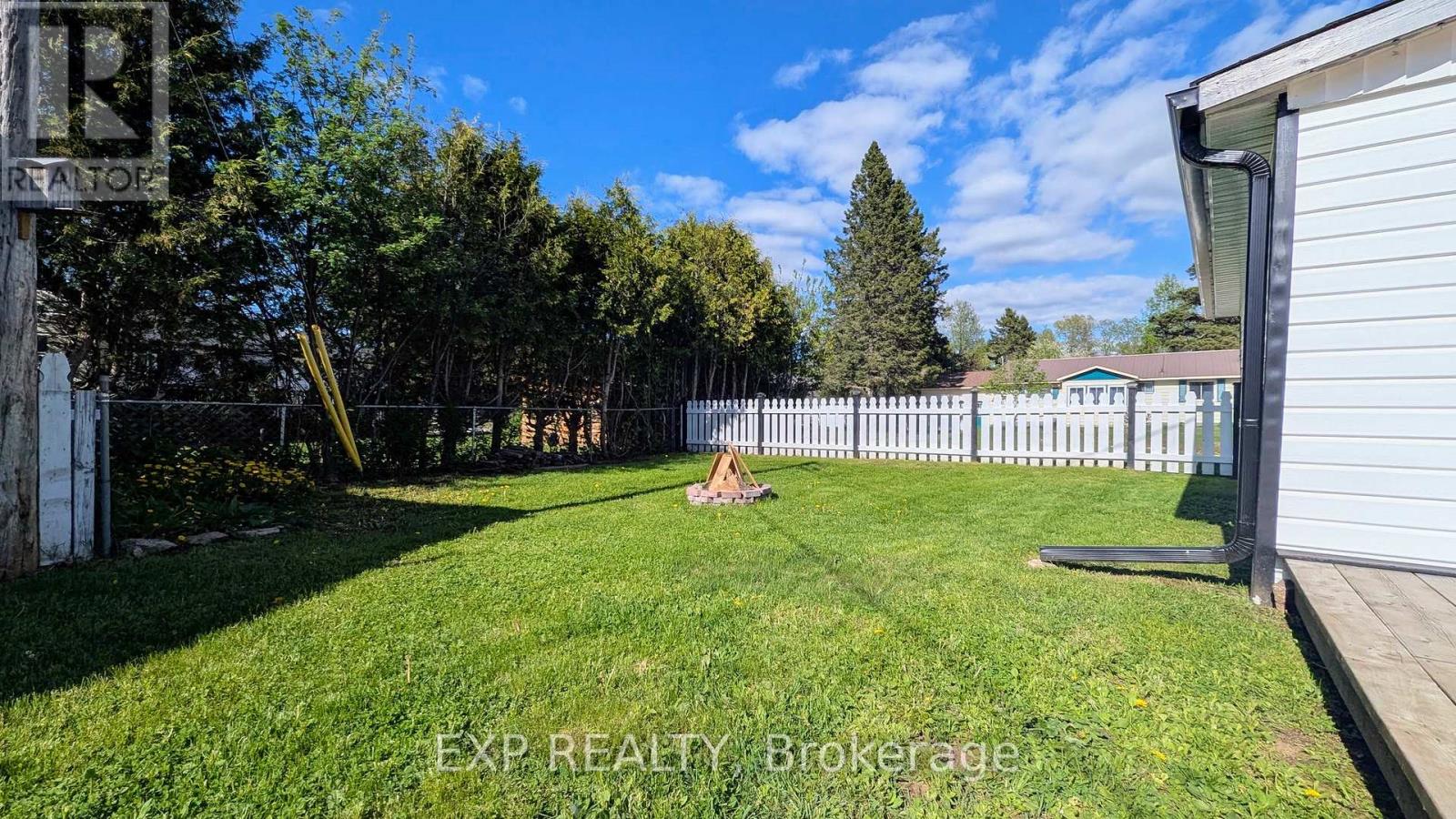 42 Larch Street, Highlands East (Bicroft Ward), Ontario  K0L 1M0 - Photo 33 - X12170756