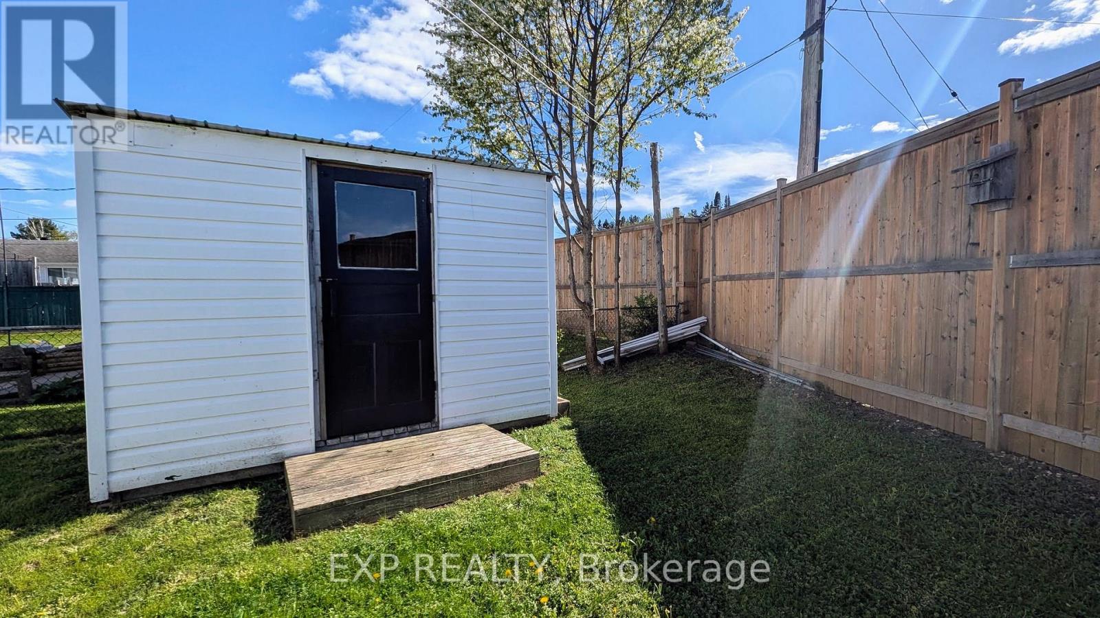 42 Larch Street, Highlands East (Bicroft Ward), Ontario  K0L 1M0 - Photo 38 - X12170756