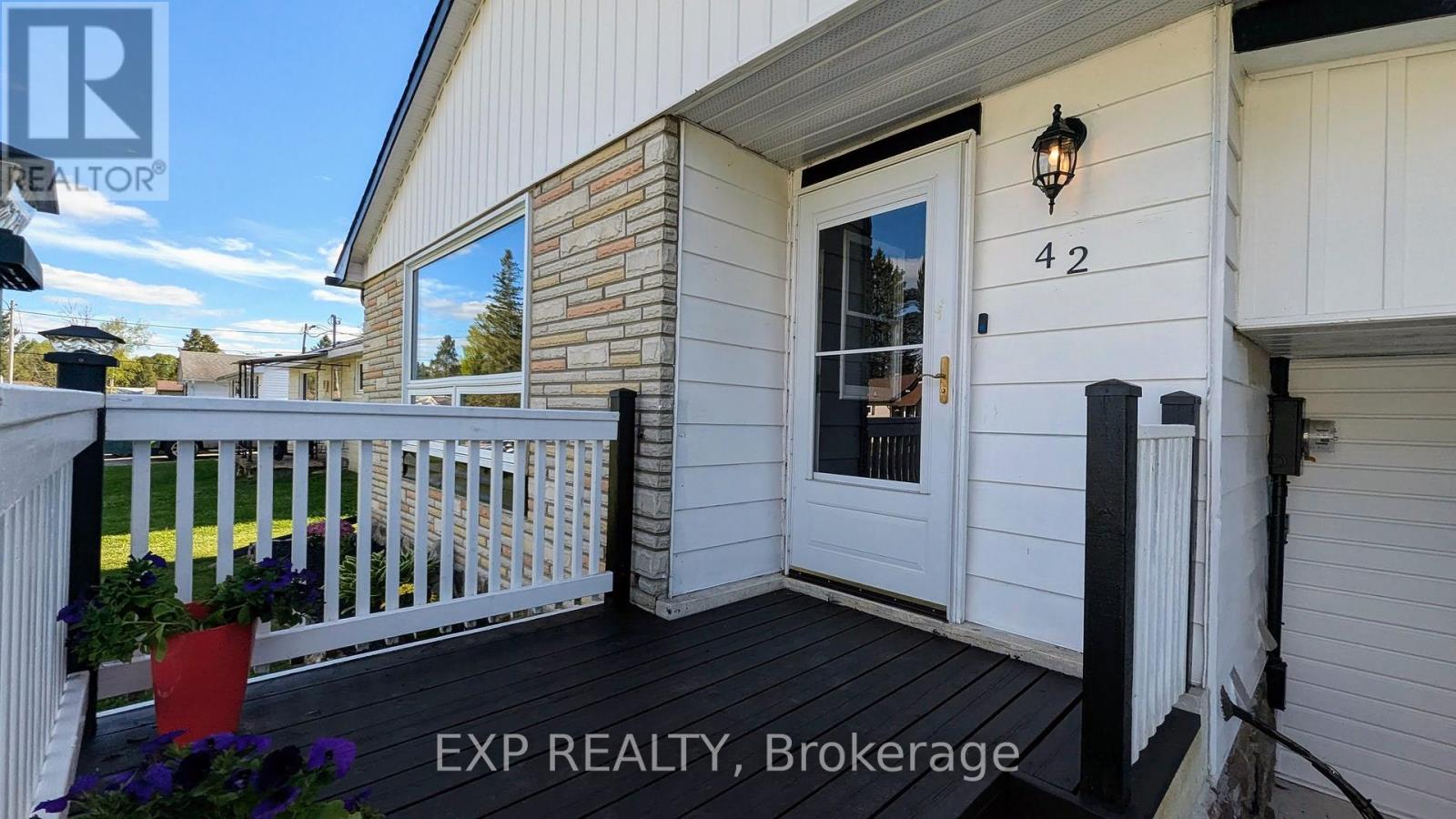 42 Larch Street, Highlands East (Bicroft Ward), Ontario  K0L 1M0 - Photo 6 - X12170756