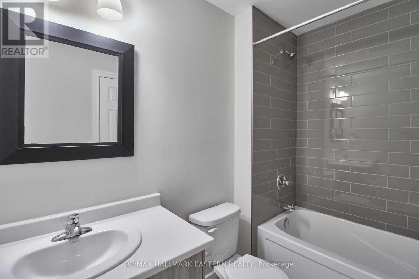 30 Coldbrook Drive, Cavan Monaghan (Millbrook Village), Ontario  L0A 1G0 - Photo 8 - X12171178