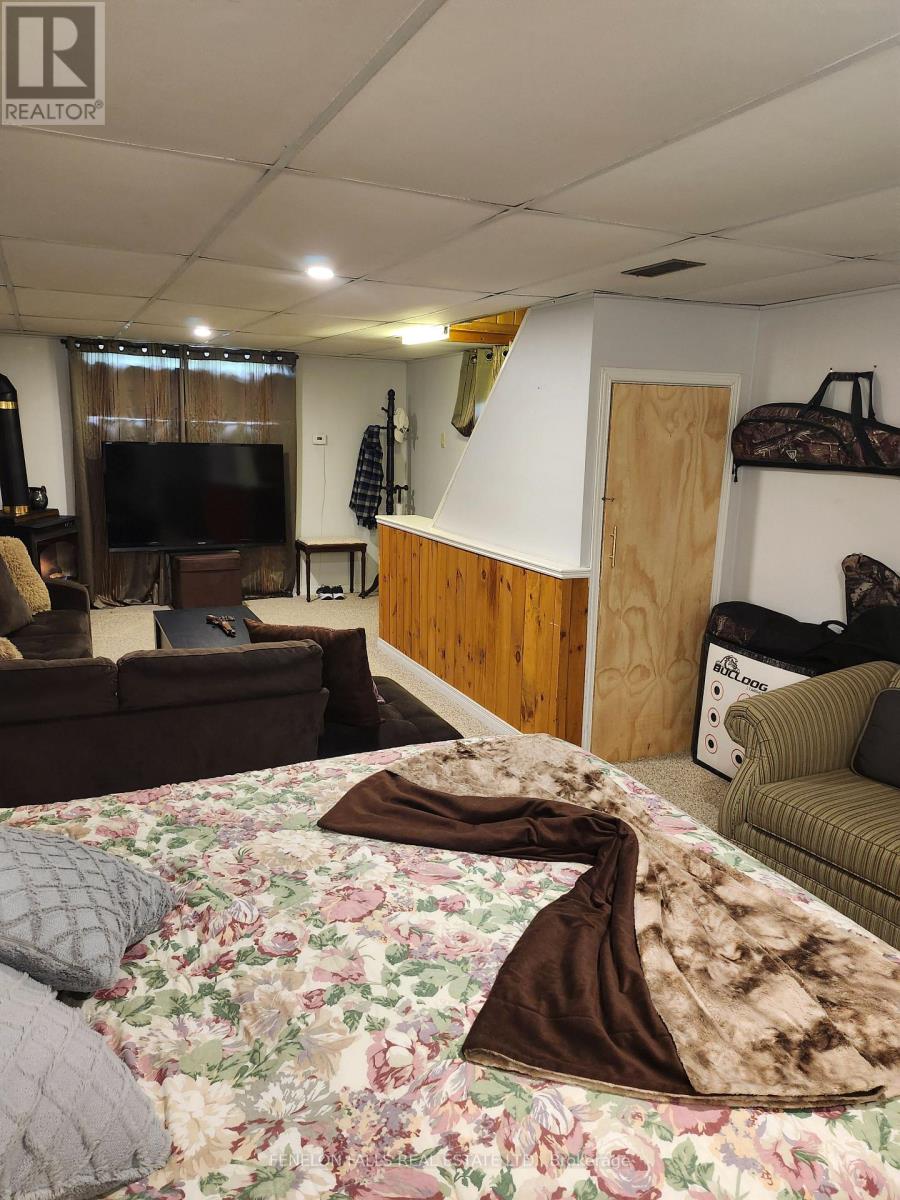 2 Park Crescent, Kawartha Lakes (Lindsay), Ontario  K9V 0H5 - Photo 20 - X12171784