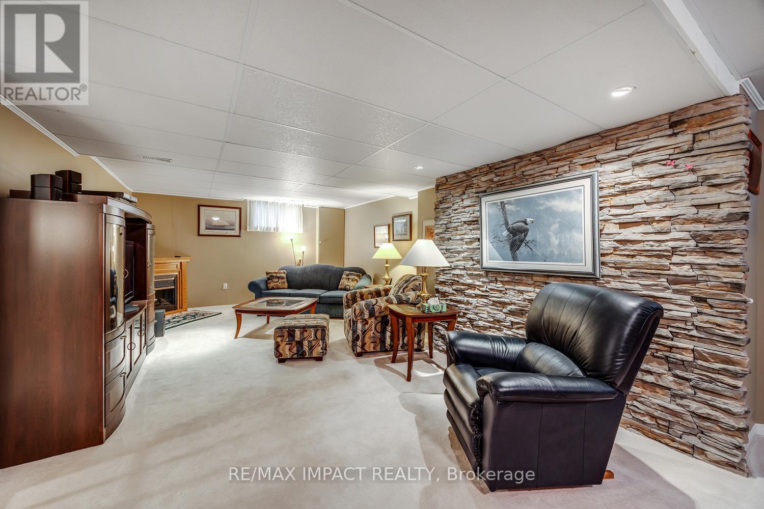 9 Samuel Place, Kawartha Lakes (Lindsay), Ontario  K9V 6B9 - Photo 17 - X12172487