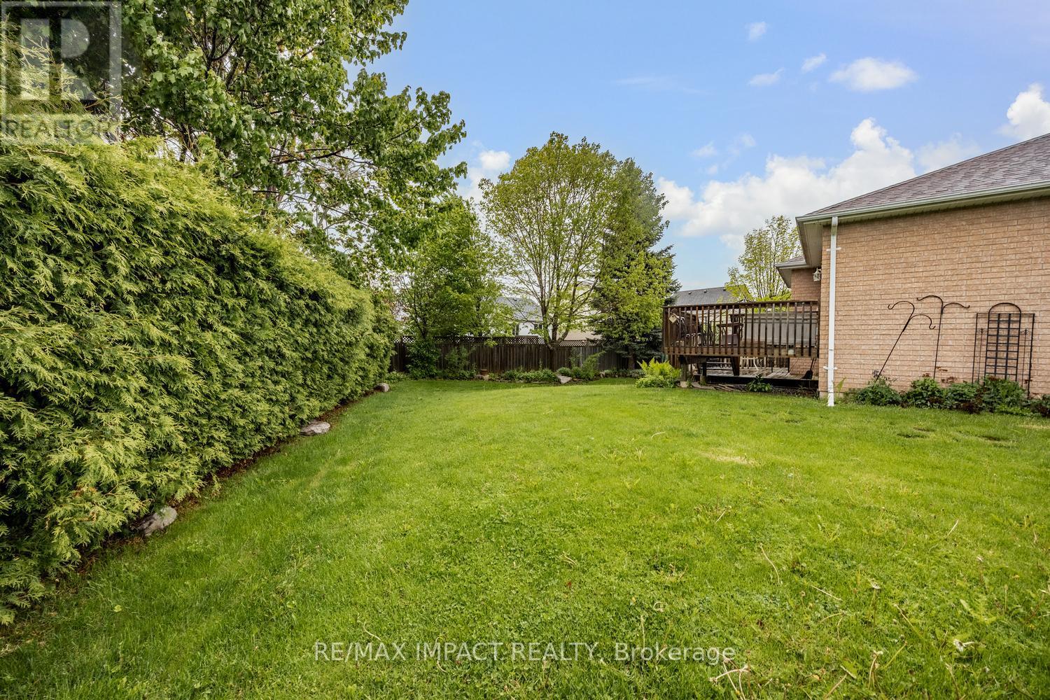 9 Samuel Place, Kawartha Lakes (Lindsay), Ontario  K9V 6B9 - Photo 22 - X12172487