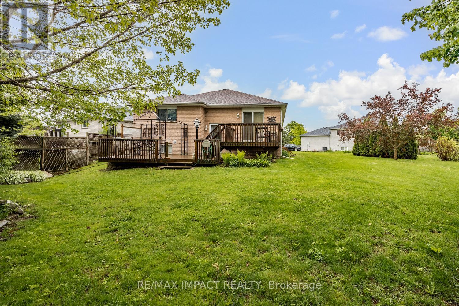9 Samuel Place, Kawartha Lakes (Lindsay), Ontario  K9V 6B9 - Photo 23 - X12172487