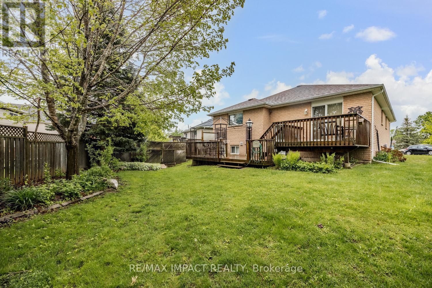 9 Samuel Place, Kawartha Lakes (Lindsay), Ontario  K9V 6B9 - Photo 24 - X12172487