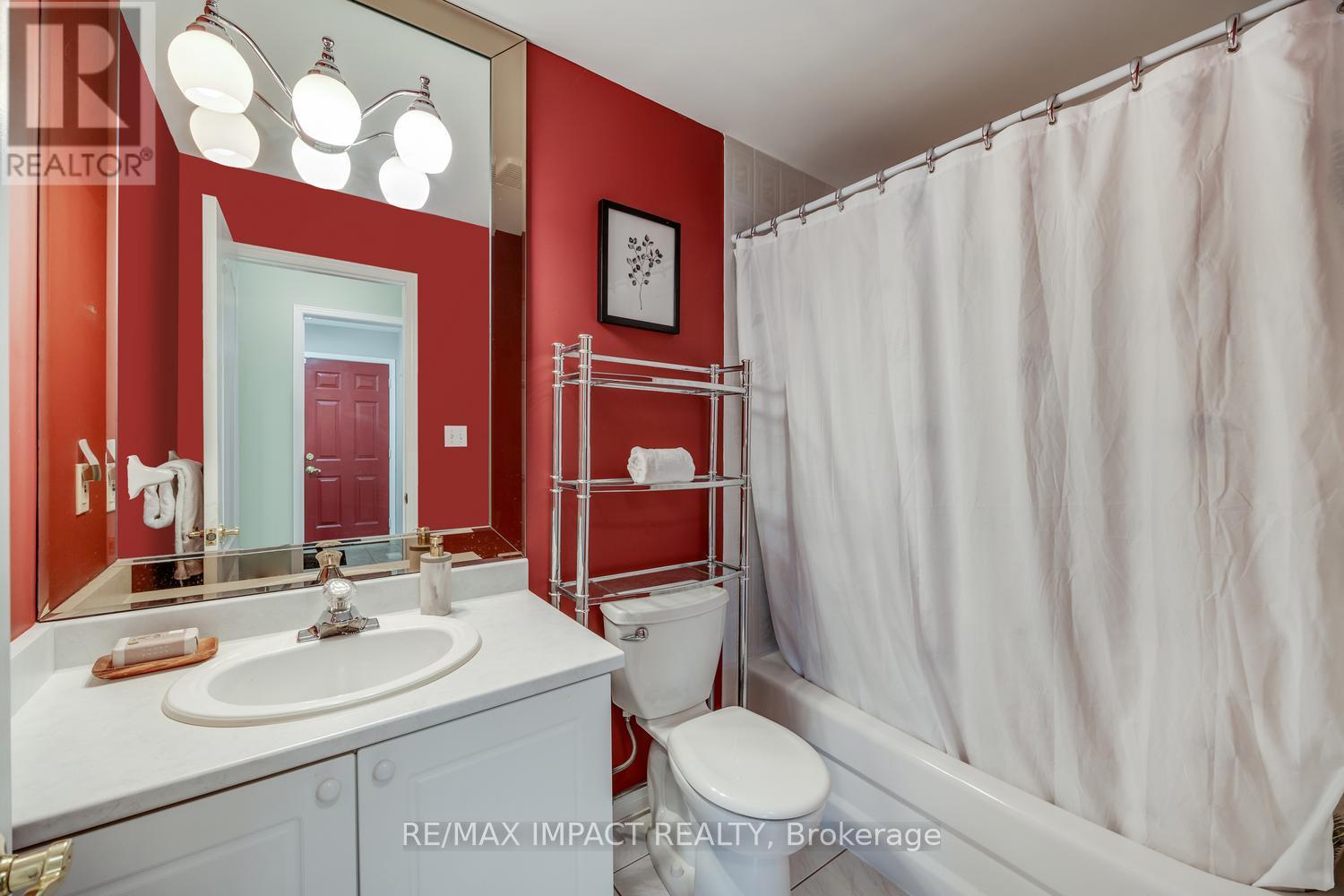9 Samuel Place, Kawartha Lakes (Lindsay), Ontario  K9V 6B9 - Photo 6 - X12172487