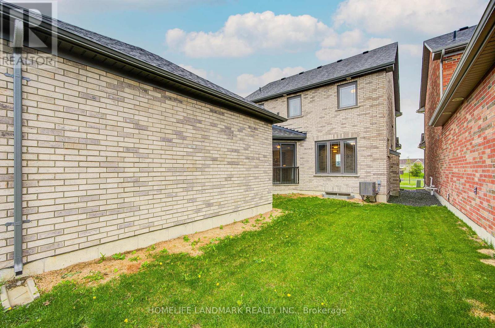 704 Whetstone Lane, Peterborough North (North), Ontario  K9H 0H9 - Photo 5 - X12172478