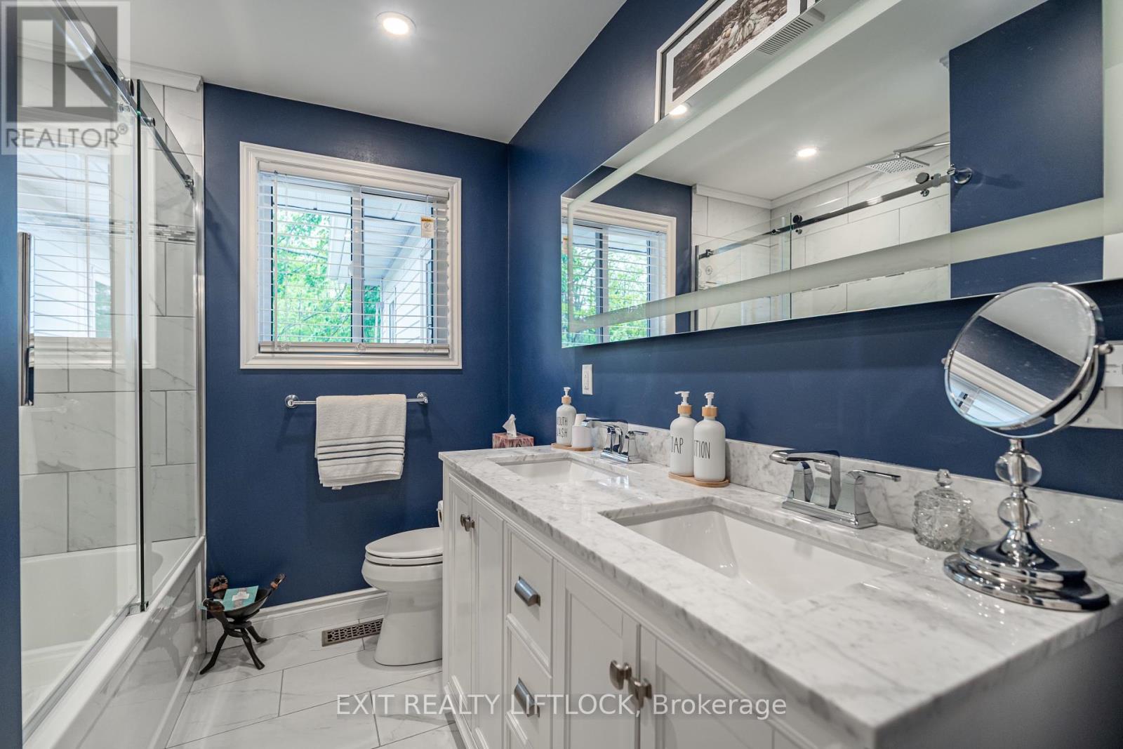 68 Champlain Crescent, Peterborough North (University Heights), Ontario  K9L 1T1 - Photo 18 - X12172569