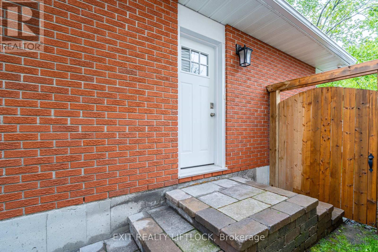 68 Champlain Crescent, Peterborough North (University Heights), Ontario  K9L 1T1 - Photo 20 - X12172569