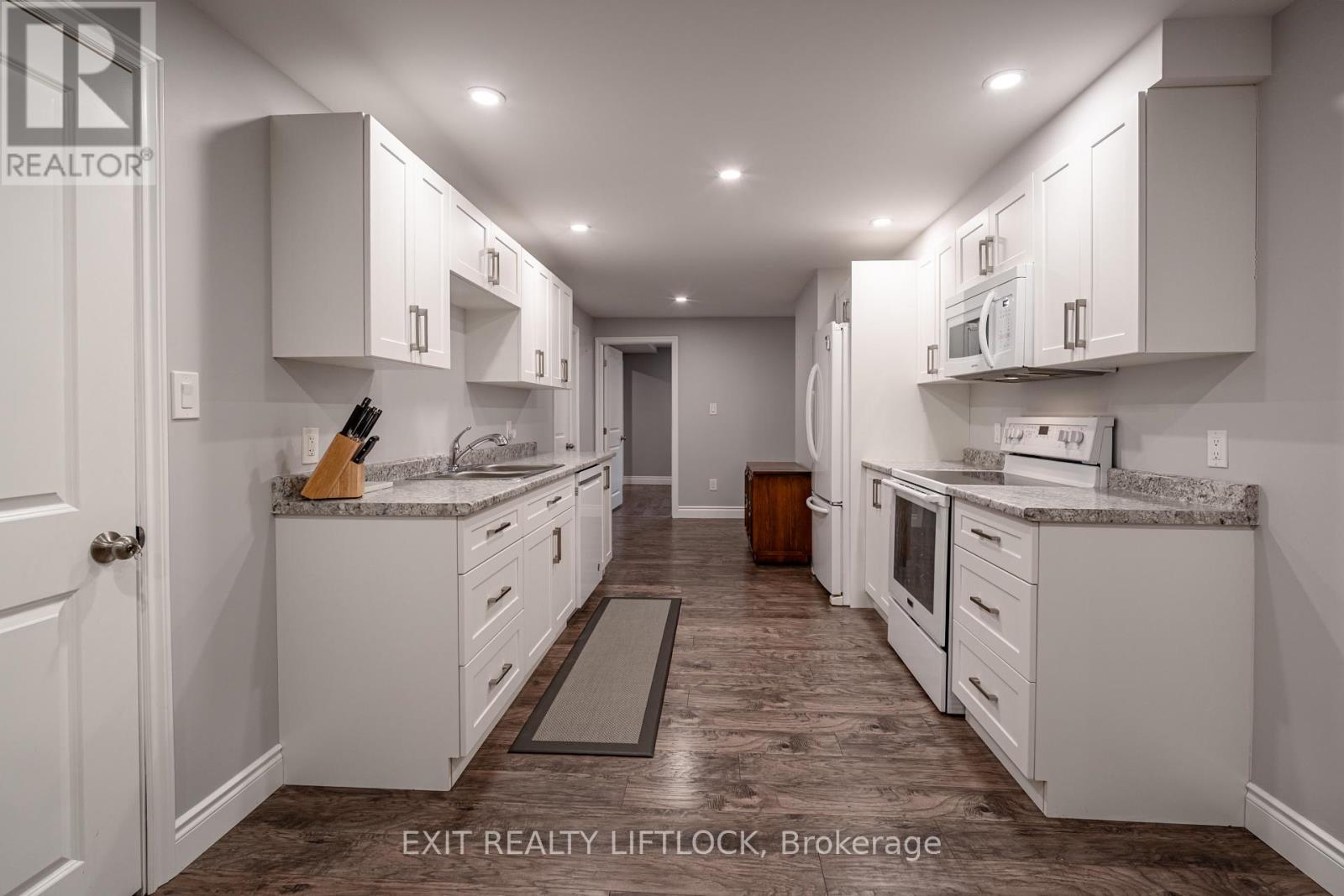68 Champlain Crescent, Peterborough North (University Heights), Ontario  K9L 1T1 - Photo 25 - X12172569