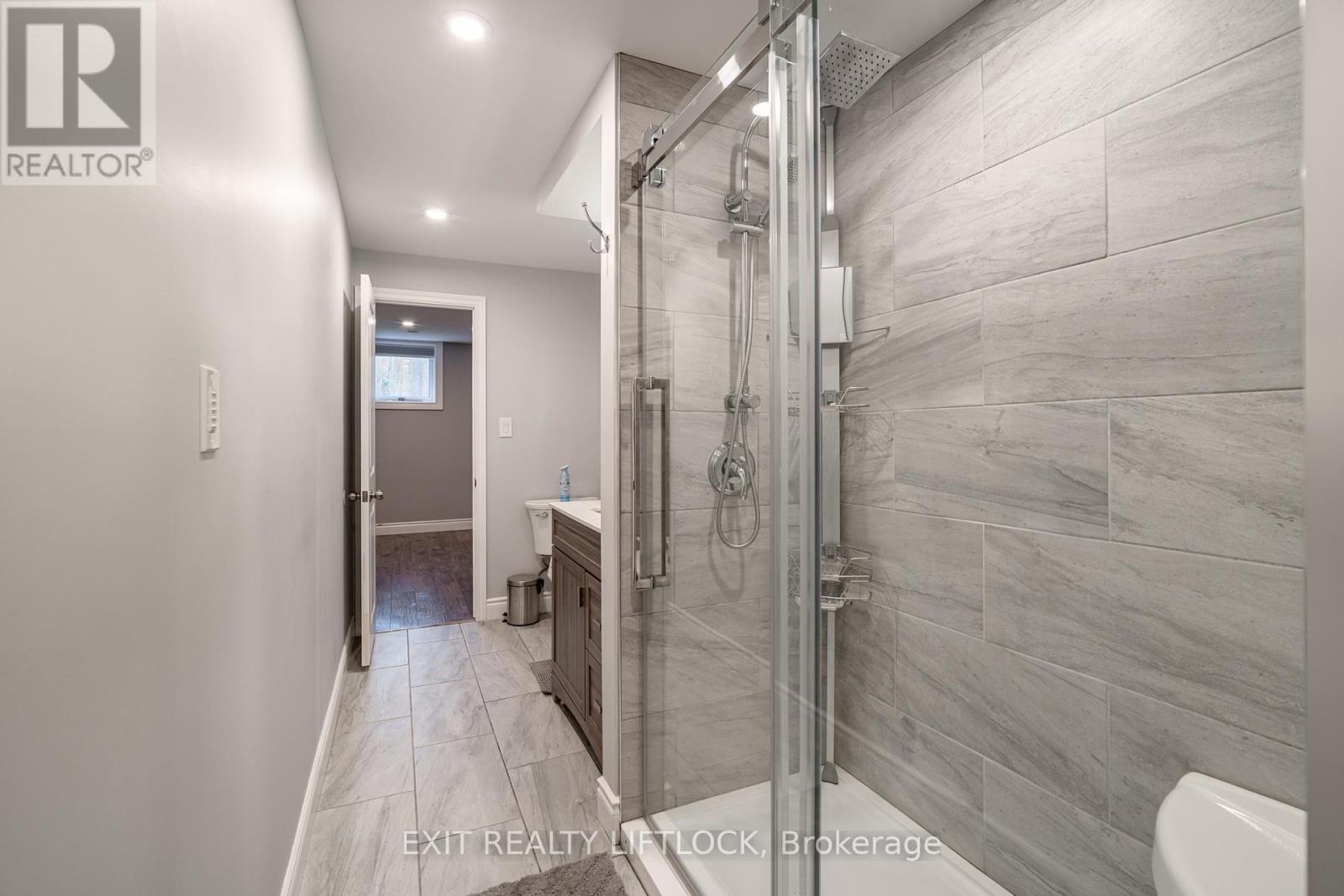 68 Champlain Crescent, Peterborough North (University Heights), Ontario  K9L 1T1 - Photo 29 - X12172569
