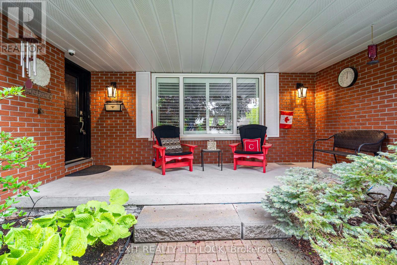 68 Champlain Crescent, Peterborough North (University Heights), Ontario  K9L 1T1 - Photo 3 - X12172569