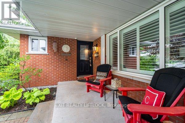 68 Champlain Crescent, Peterborough North (University Heights), Ontario  K9L 1T1 - Photo 4 - X12172569
