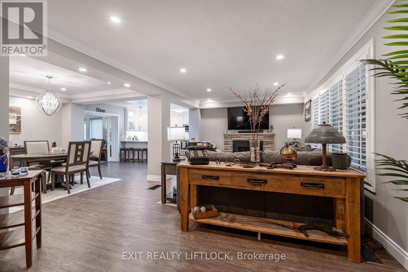 68 Champlain Crescent, Peterborough North (University Heights), Ontario  K9L 1T1 - Photo 5 - X12172569