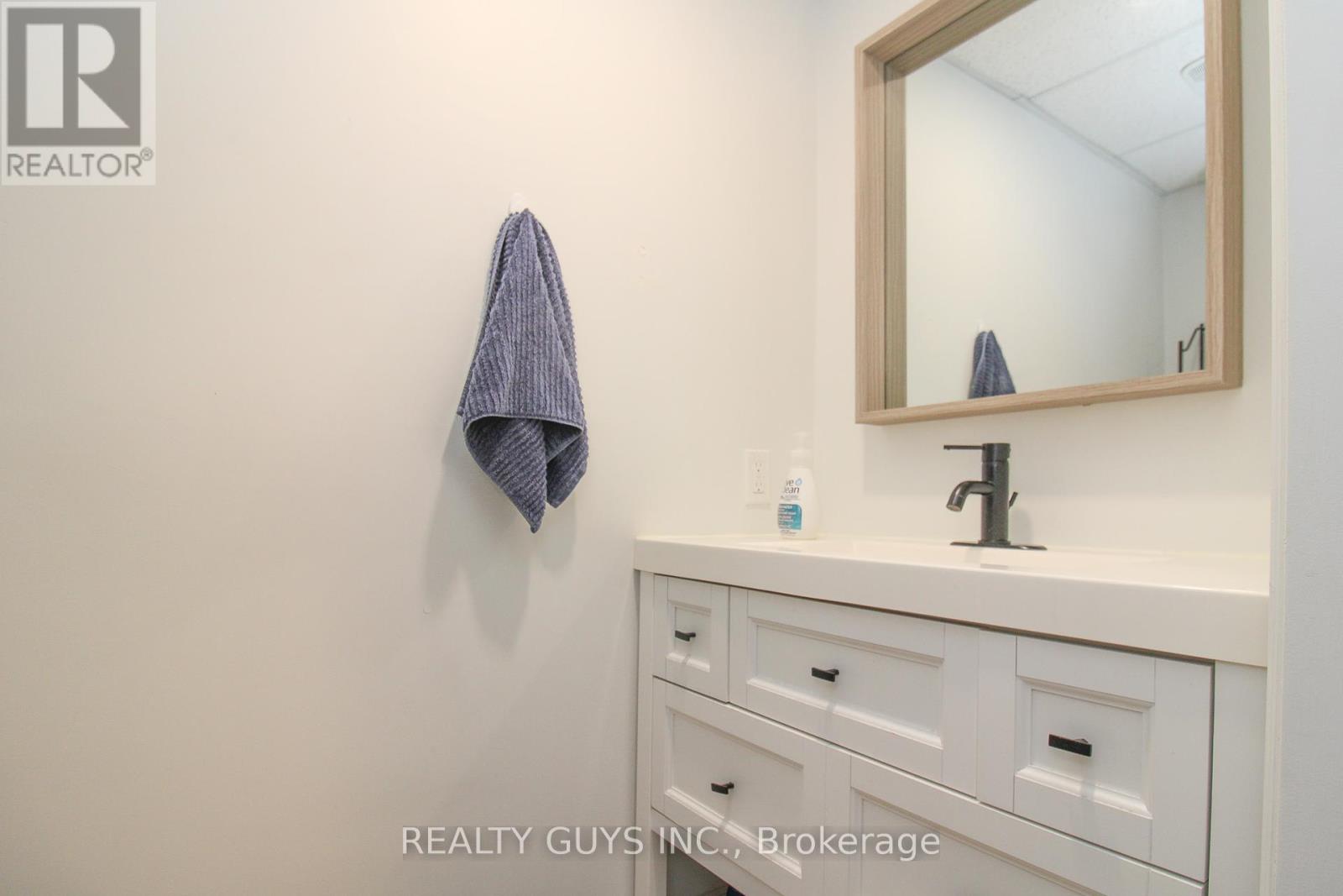 428 Southpark Drive, Peterborough South (East), Ontario  K9J 1C2 - Photo 38 - X12172724