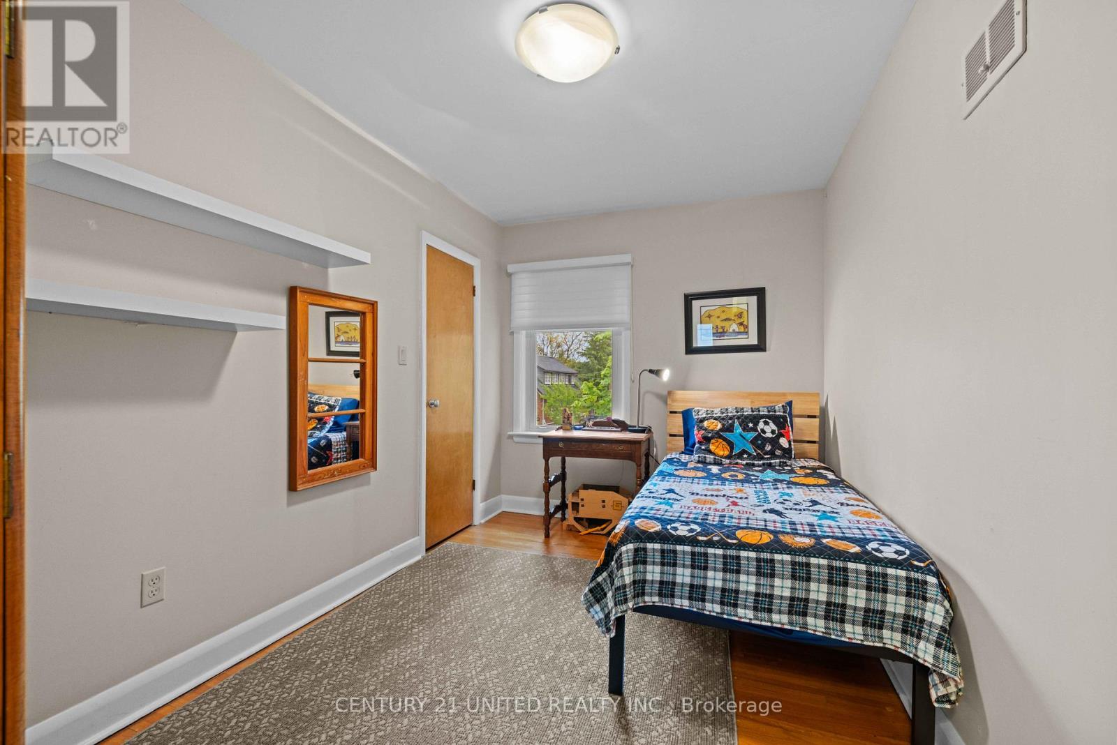 516 Hunter Street W, Peterborough Central (Old West End), Ontario  K9H 2N1 - Photo 19 - X12173086