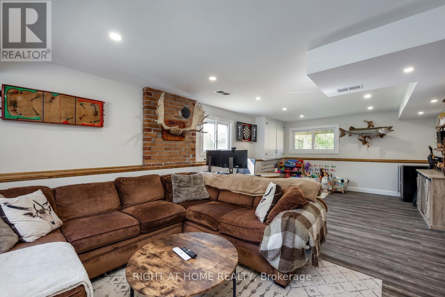 420 Parkhill Road E, Douro-Dummer, Ontario  K9L 1C1 - Photo 31 - X12173749
