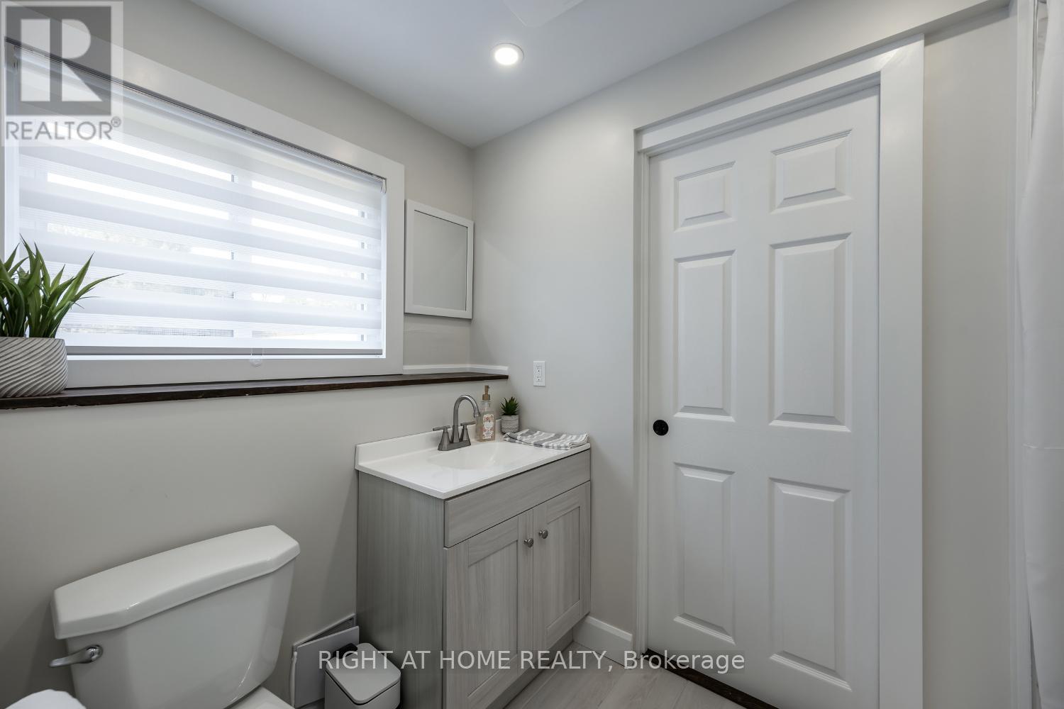 420 Parkhill Road E, Douro-Dummer, Ontario  K9L 1C1 - Photo 37 - X12173749