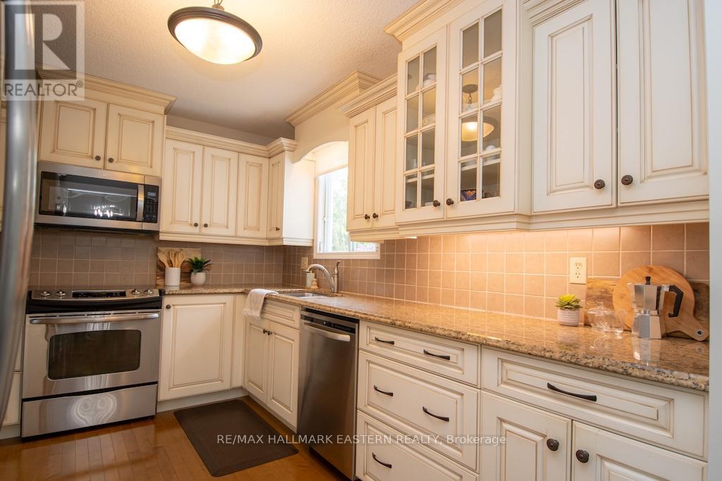 33 Rolliston Street, Smith-Ennismore-Lakefield (Lakefield), Ontario  K0L 2H0 - Photo 12 - X12173941