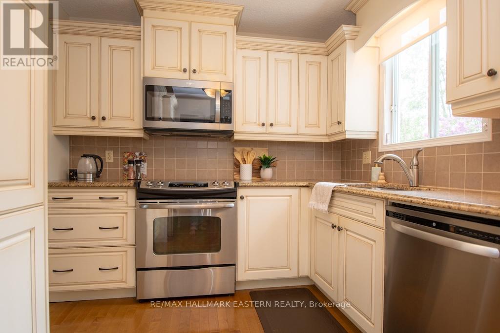 33 Rolliston Street, Smith-Ennismore-Lakefield (Lakefield), Ontario  K0L 2H0 - Photo 14 - X12173941