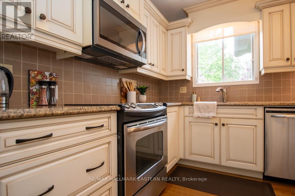 33 Rolliston Street, Smith-Ennismore-Lakefield (Lakefield), Ontario  K0L 2H0 - Photo 15 - X12173941
